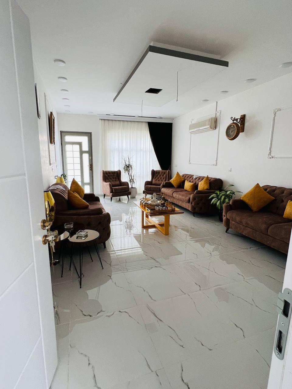 دار سكني بناء حديث وفخم للبيع - صورة 4